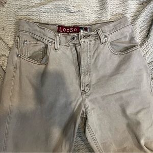 Gray Levi’s Jeans